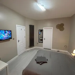  Apartment Studio